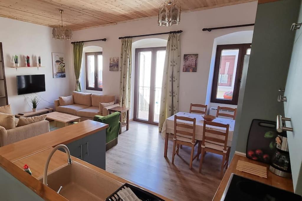 Gs Home Gythio Esterno foto