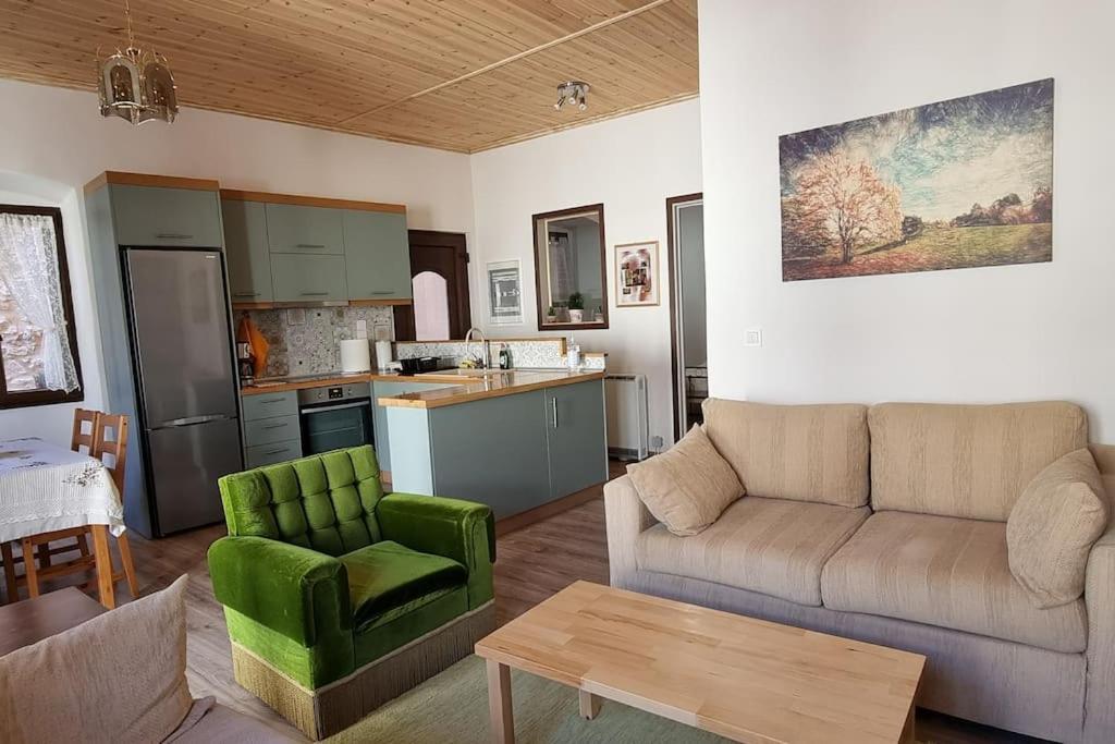 Gs Home Gythio Esterno foto